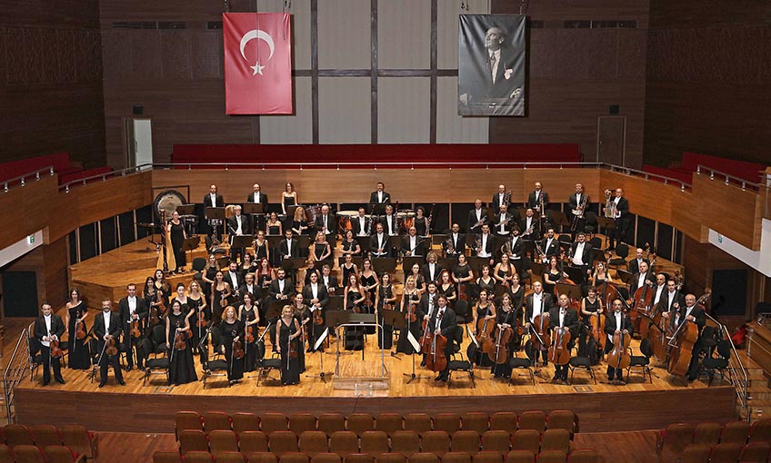 İzmir Devlet Senfoni Orkestrası & Arkas Trio Celsus Kütüphanesi’nde
