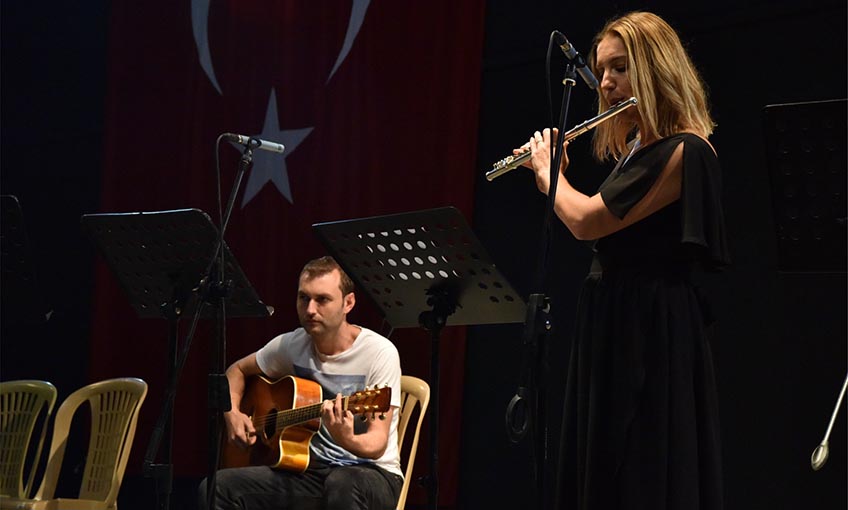 Kursiyerlerden muhteşem sahne performansı  