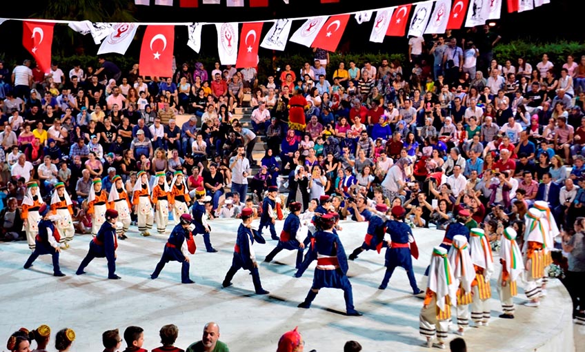 Çamdibi’nden coşku dolu gece