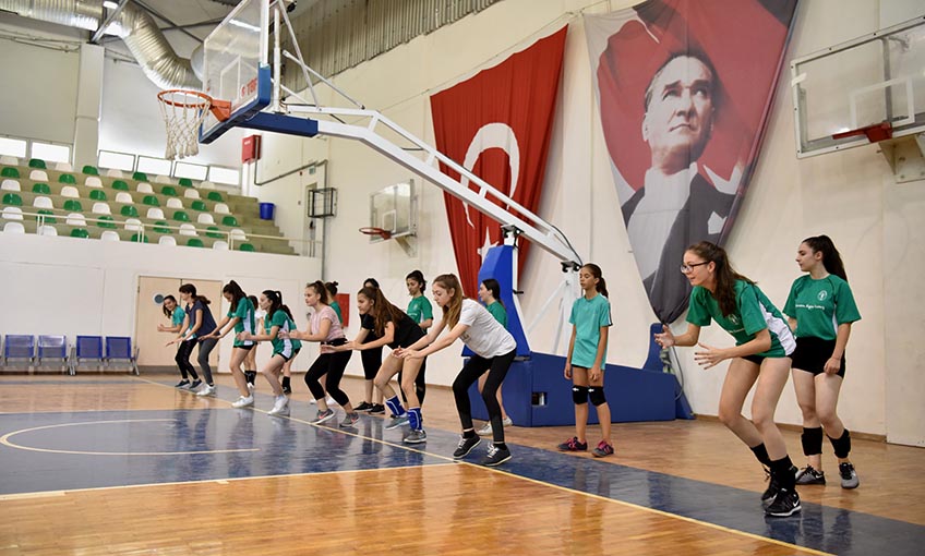 Bornova’da spor kurslarına yoğun ilgi