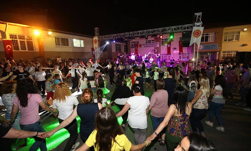 Konak’ta yaz akşamları şenleniyor