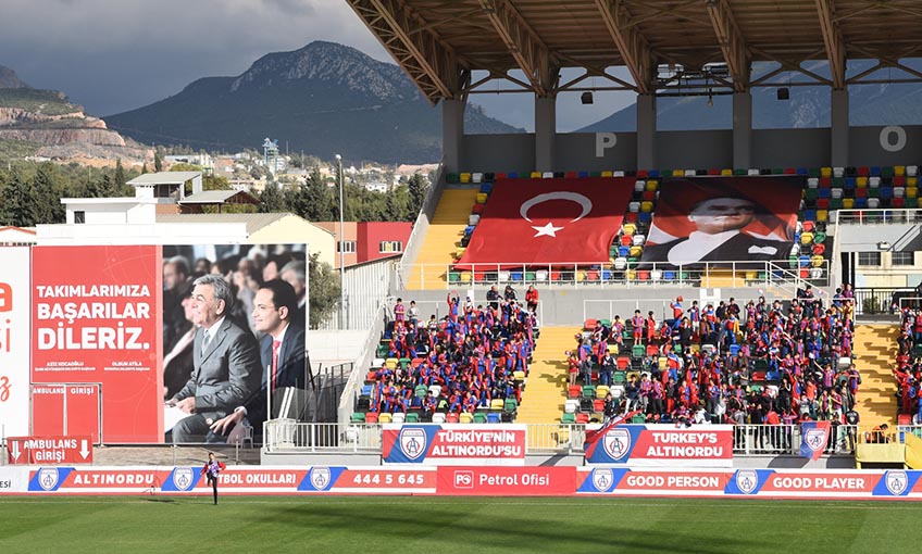 Bornova Stadı yeni sezona hazır  