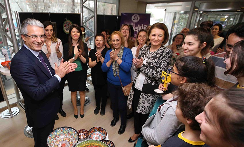 Karşıyaka Belediyesi ‘kültür merkezi’ gibi