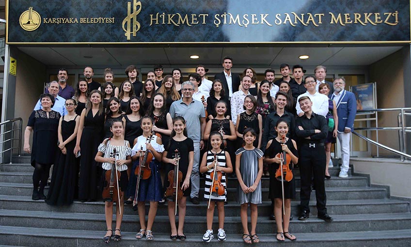 Karşıyaka’da yeni yıldızlar yetişiyor