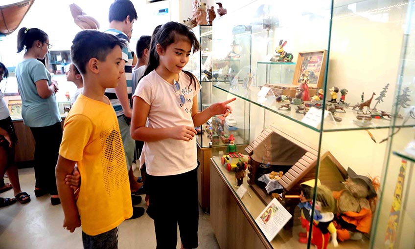 Bayraklılı çocuklar Oyuncak Müzesini gezdi