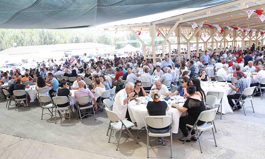 Karşıyaka’da 2 bin kişilik bayram yemeği 