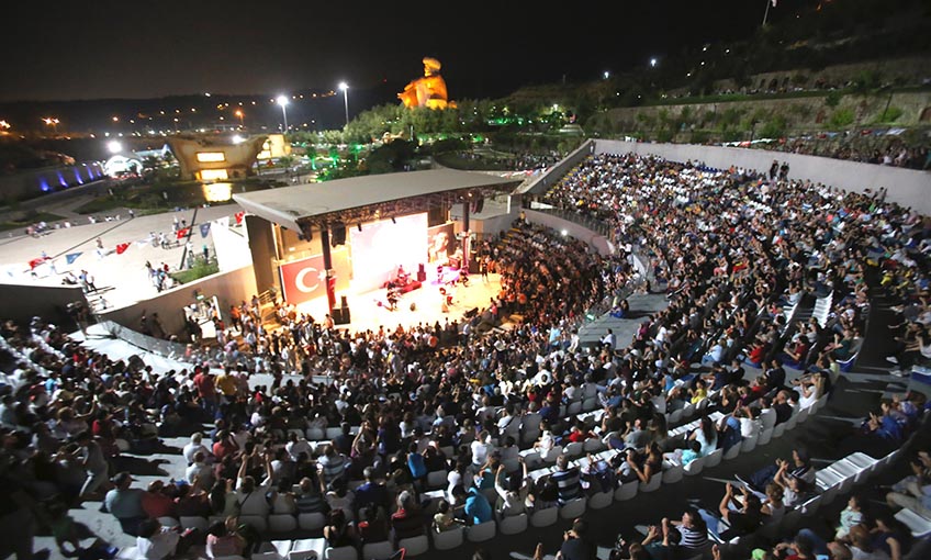 Karabağlar'da konser coşkusu