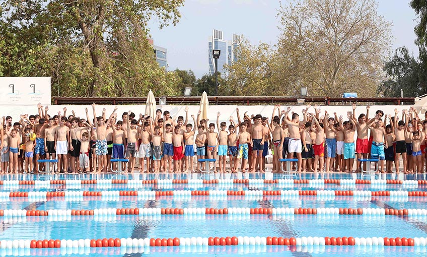 Amatör sporcuların havuz keyfi  