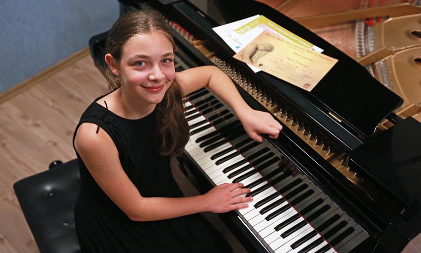 Yetenekli parmaklarıyla İzmir’in gururu oldu