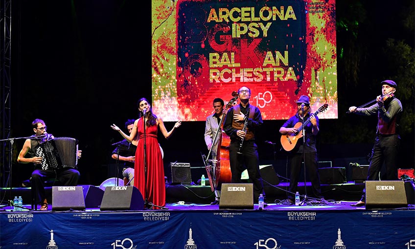 Her telden, her renkten..  