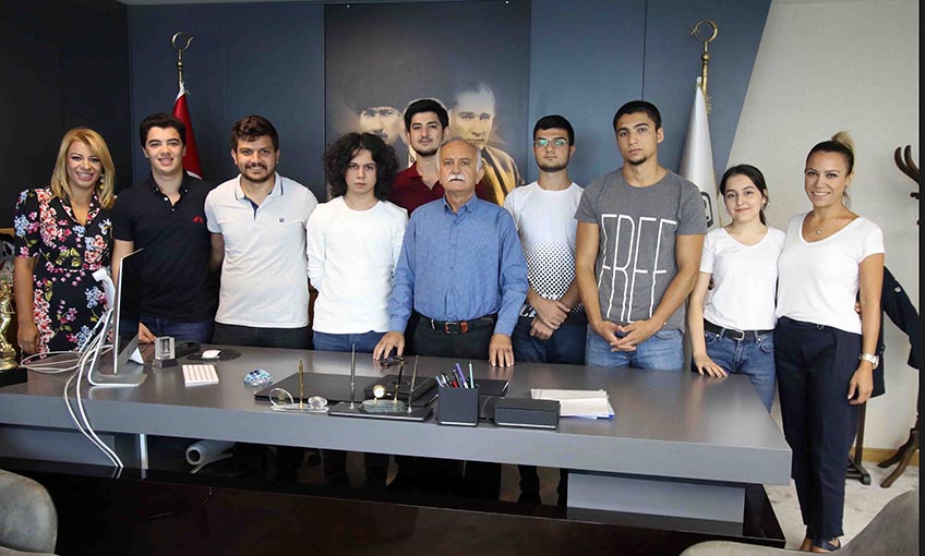Öğrencilerden başkan Karabağ’a teşekkür ziyareti