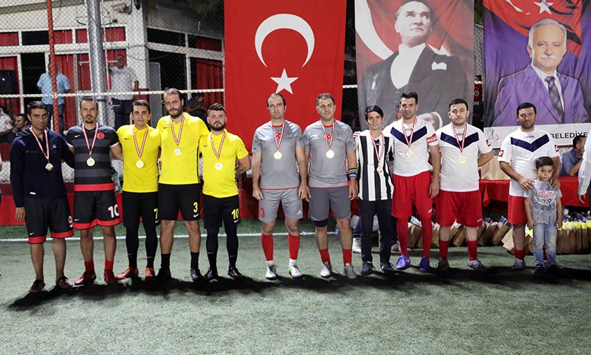 Bayraklı'da başkanlık turnuvası sona erdi