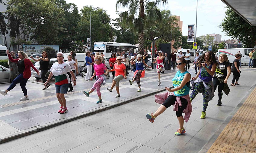 Karşıyakalılar güne sporla başlıyor