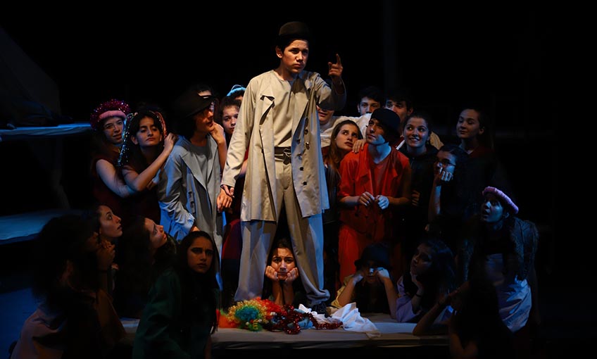 Bornova’da tiyatro zamanı