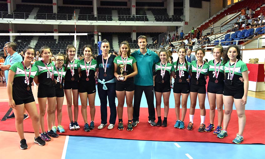 Sahada da hayatta da kazanıyorlar