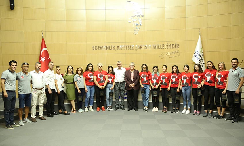 Altın sporculara altın ödül