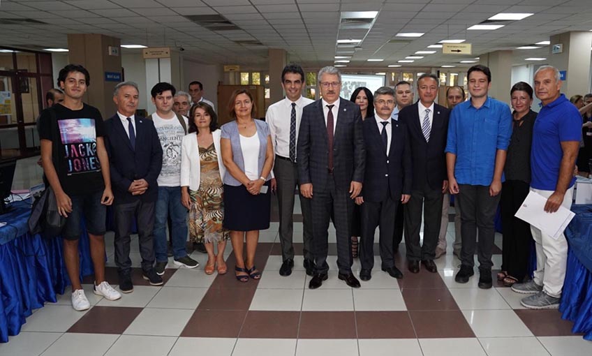 Ege’yi dereceyle kazanan öğrencileri Rektör Budak kaydetti  