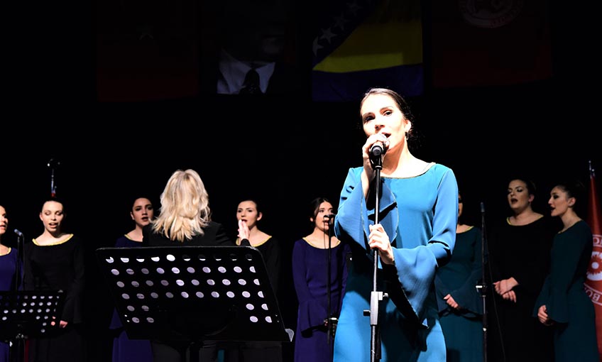 Bornova’da Mostar Yağmurları rüzgarı