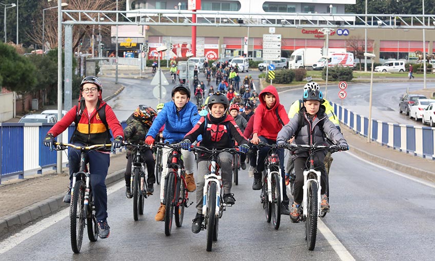 Gaziemirliler yeni yıl için pedalladı
