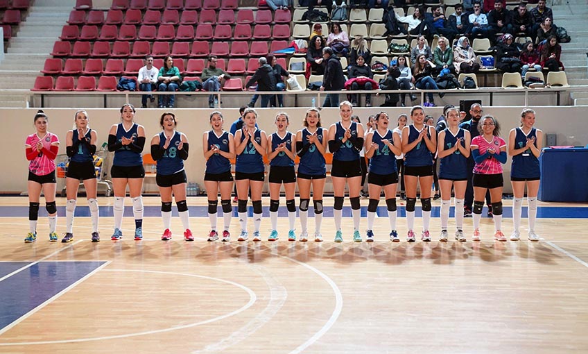 Ege Kadın Voleybol Takımı ilk maçına çıktı