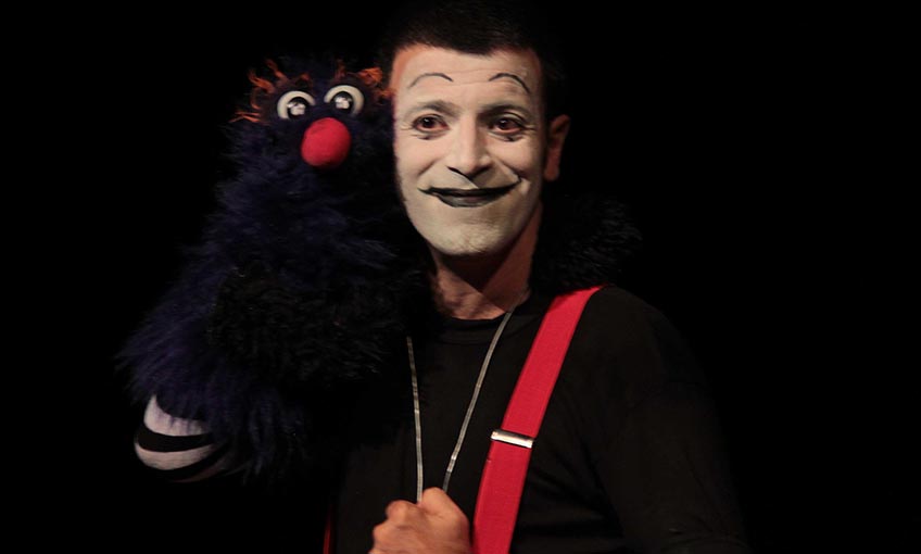 İzmirli pandomimci Tunus’u büyüledi