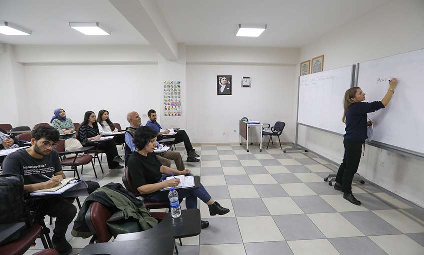 Buca’da dil kurslarına yoğun ilgi