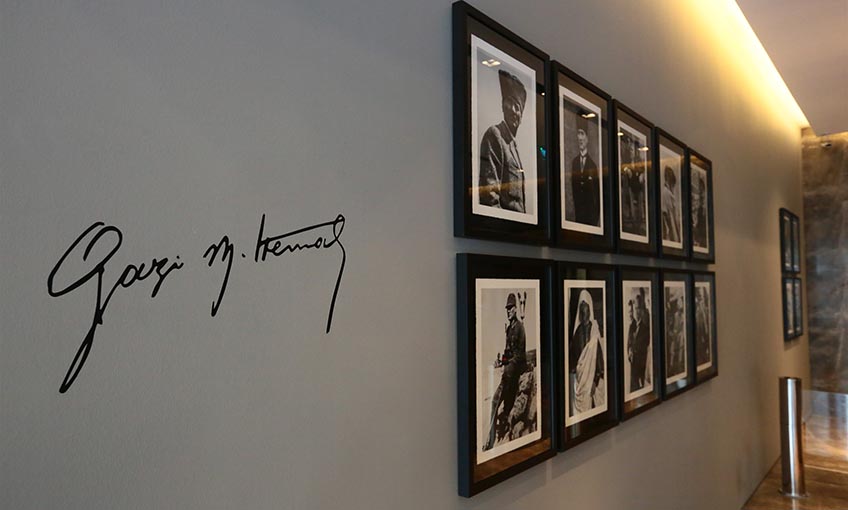 Atatürk sergisi uzatıldı