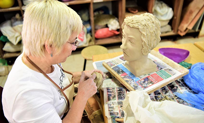 Bornova Belediyesi'nin hobi kurslarına yoğun ilgi