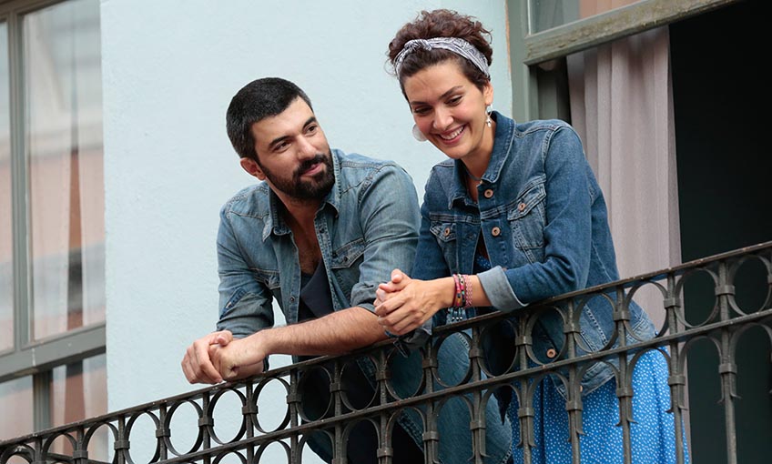 ‘Bir aşk iki hayat’ filminin İzmir özel gösterimi Optimum’da