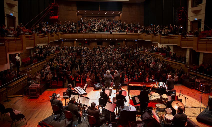 “Aşkın Müziği” ayakta alkışlandı