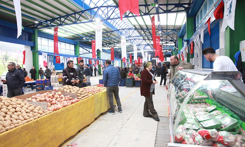 Yaşar Kemal Mahallesi, modern pazaryerine kavuştu