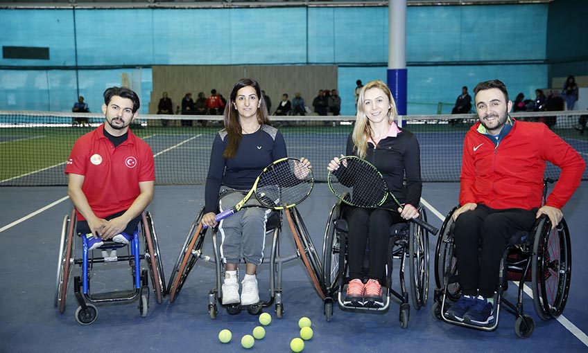 Engelsiz raketler Konak'ta korta çıktı