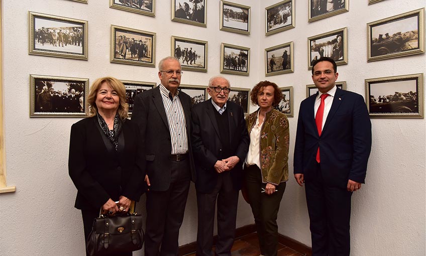 “Atatürk’ün Sevdası İzmir” sergisi Bornova’da