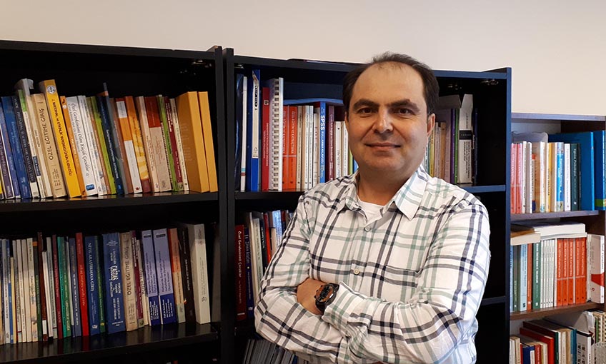 Doç. Dr. Şahbaz “Otizmli çocuklar normal gelişim gösteren akranlarıyla eğitim alabilir”