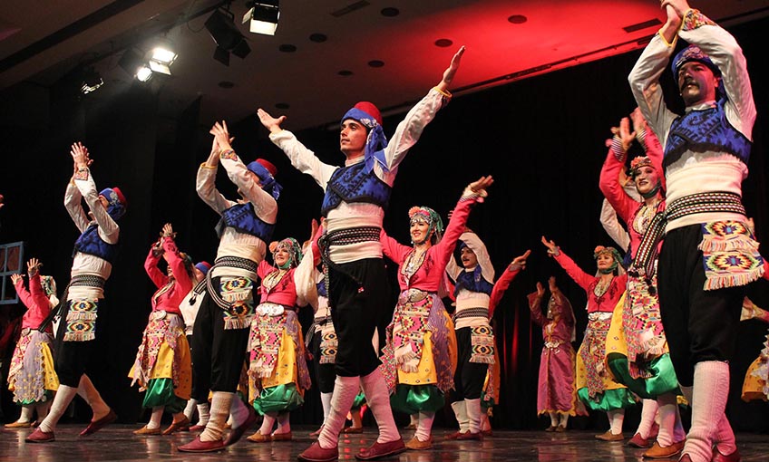 ‘Hayat Ağacı –Denizli' adlı dans gösterisine büyük ilgi