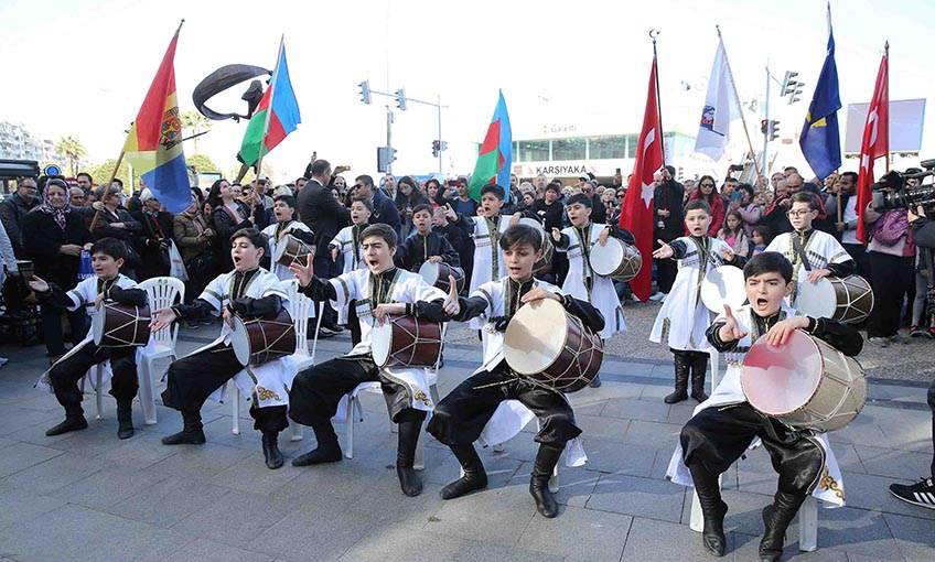 Dünya çocukları Karşıyaka’da buluştu