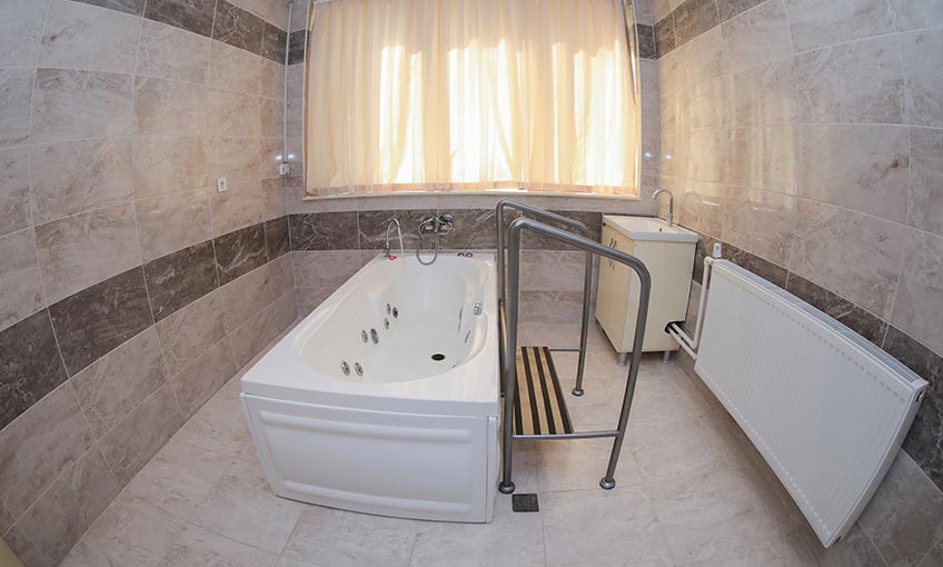 Deü’de şifalı su ile termal tedavi dönemi başladı