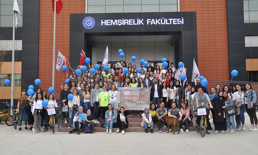 Egeli gençler “Otizme Pedal Çevir”diler