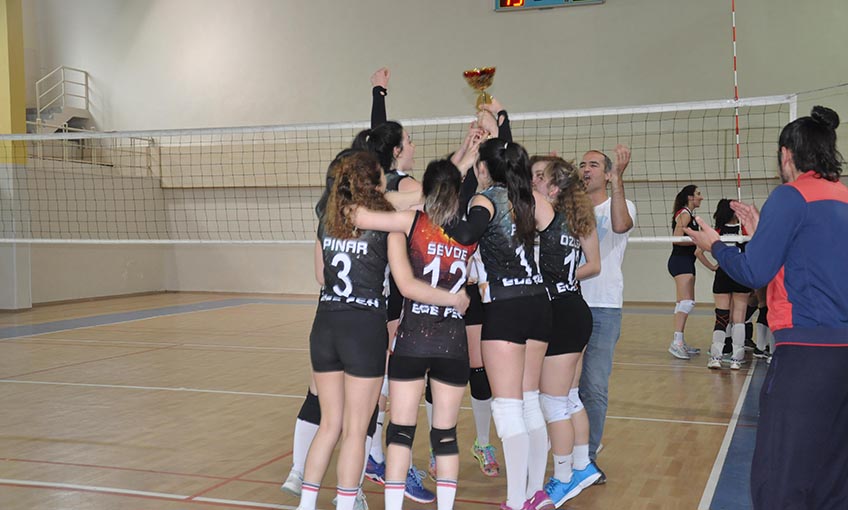 Ege Üniversitesi’nde voleybol heyecanı