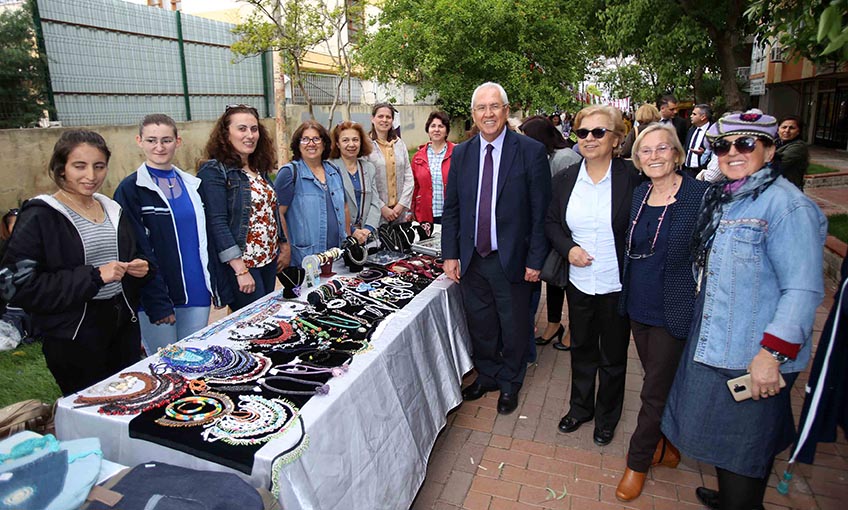 Karabağlar’da Anneler Günü'ne özel kermes