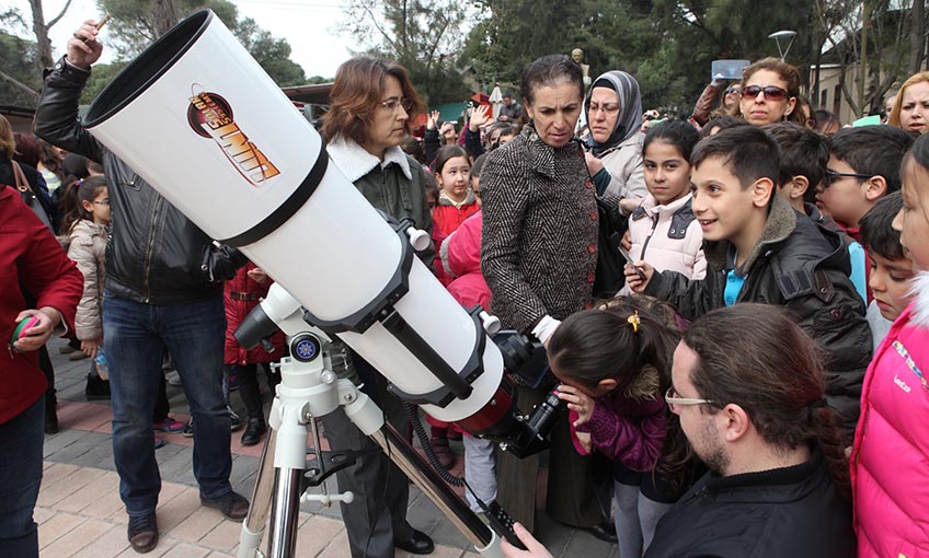 Bornovalı çocuklar bilimle aydınlanacak