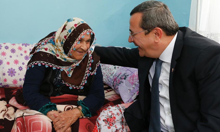 96 yaşındaki ‘Türkiye’ Anne’ye anlamlı ziyaret