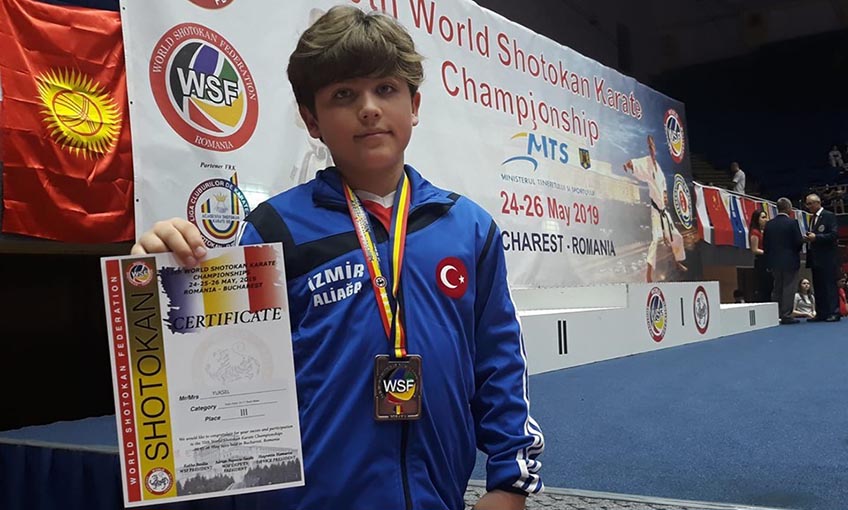 Foçalı minik Kaan Romanya’ da tarih yazdı