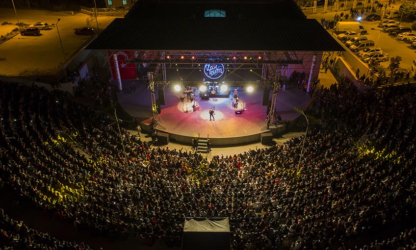 Zakkum 10 bin Deü’lüyü coşturdu