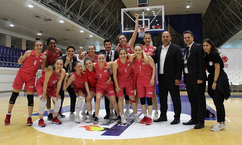 Bayraklı'nın perileri finalde