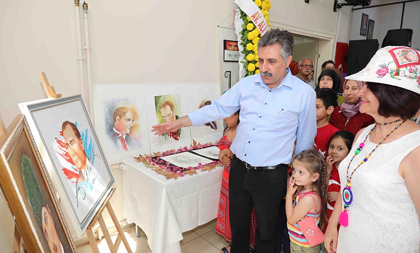 Bayraklı’da kursiyerlerden resim sergisi