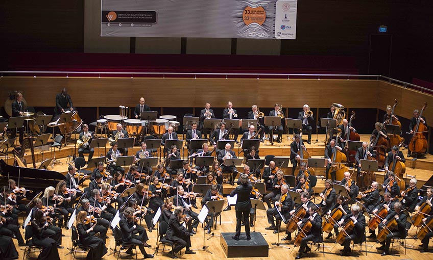 33. Uluslararası İzmir Festivali Piyanist Yuja Wang'ı ağırladı