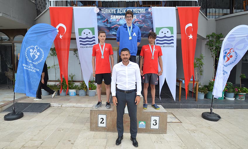 Foça’da kulaçlar milli takıma katılmak için atılıyor