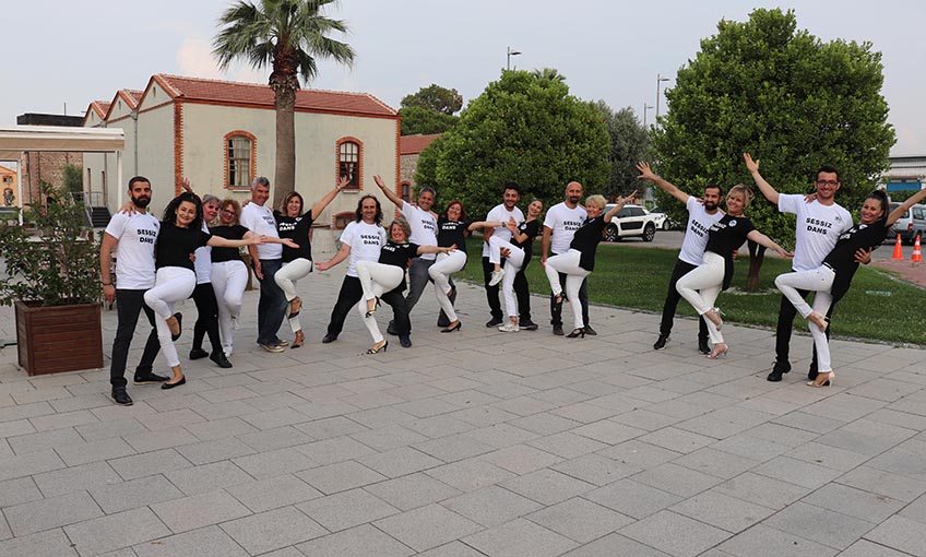 İzmir Karşıyaka Yalı Lions’dan “Sessiz dans”