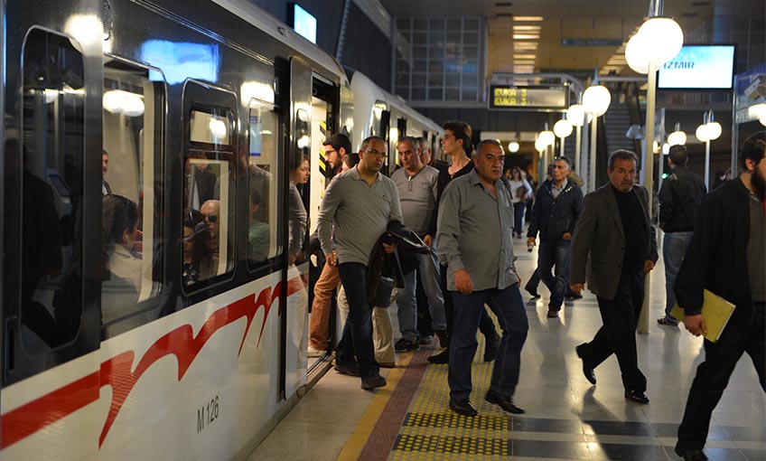 İzmir Metrosu 19 yılda 